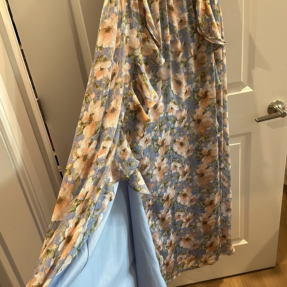 ASTR the Label Noya Floral Maxi Dress in Iris Blue Blush - Picture 6 of 12